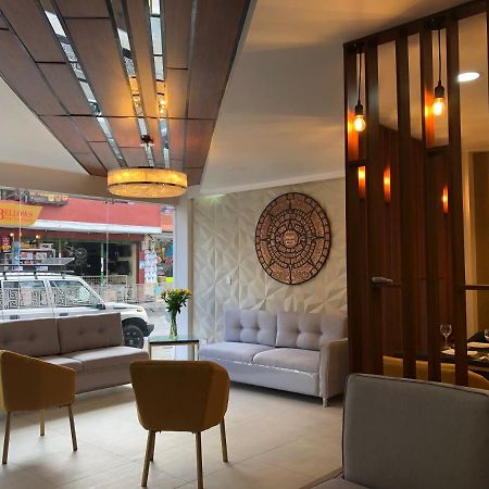 Hotel Makroz Латакунга Экстерьер фото
