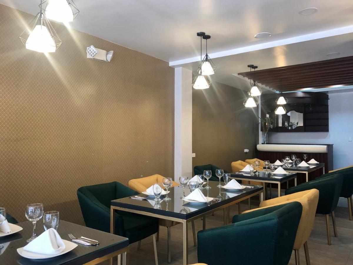 Hotel Makroz Латакунга Экстерьер фото