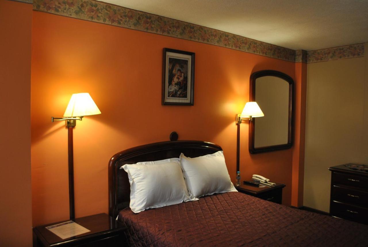 Hotel Makroz Латакунга Экстерьер фото