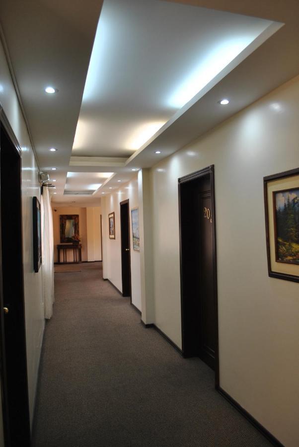 Hotel Makroz Латакунга Экстерьер фото
