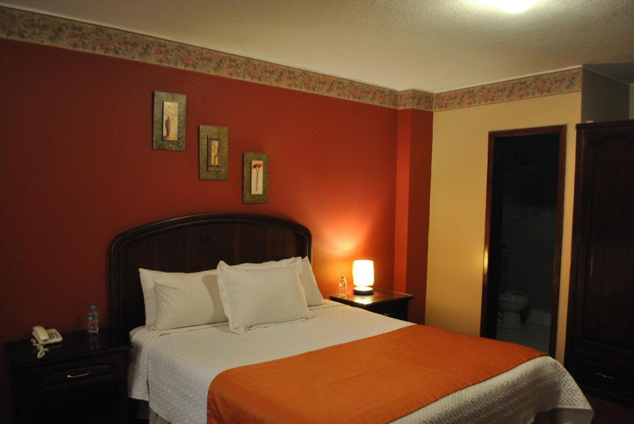 Hotel Makroz Латакунга Экстерьер фото