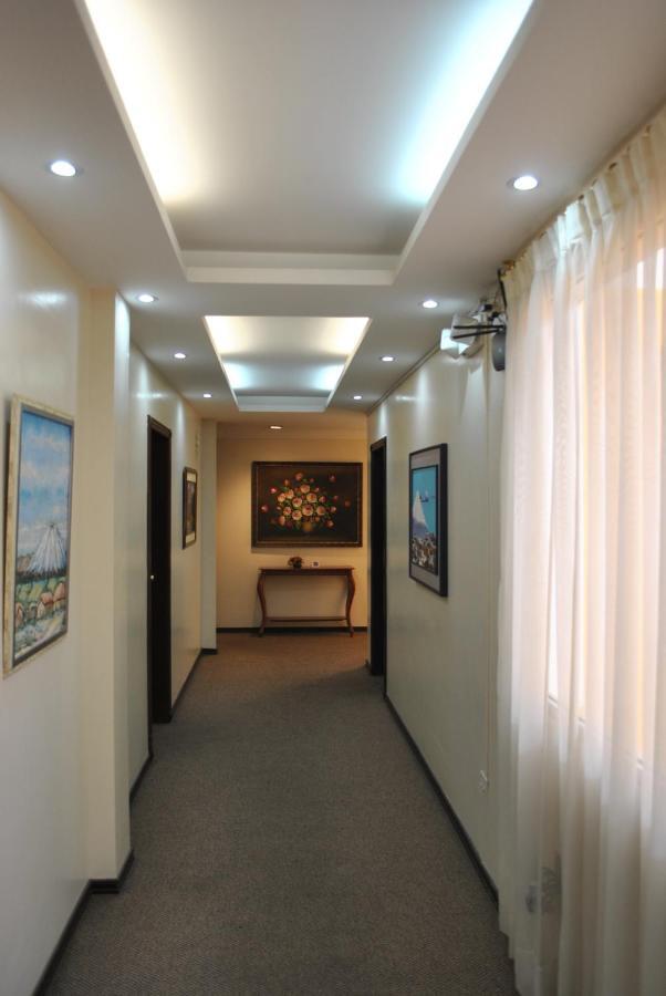 Hotel Makroz Латакунга Экстерьер фото